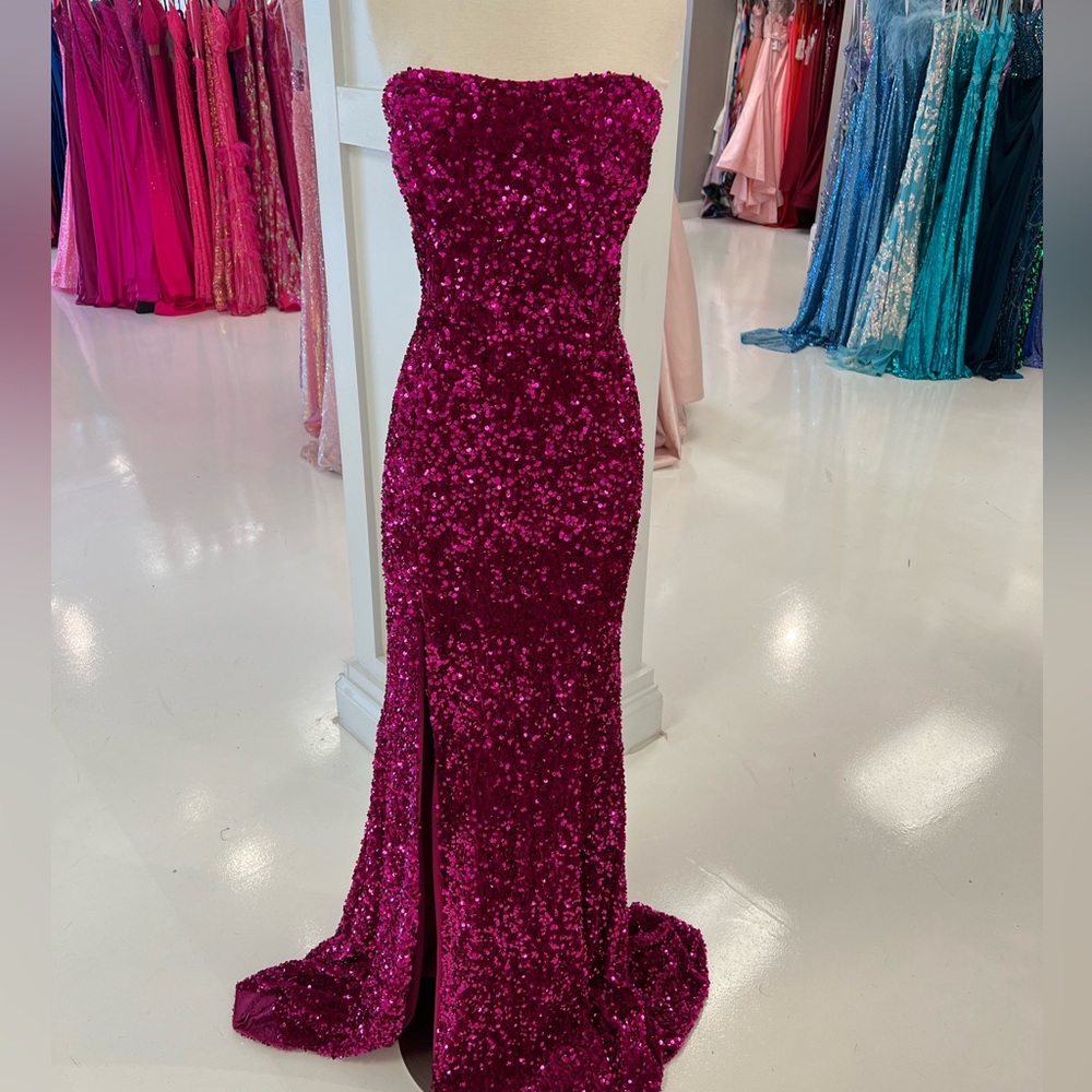 Sophia Thomas 3030B size 16